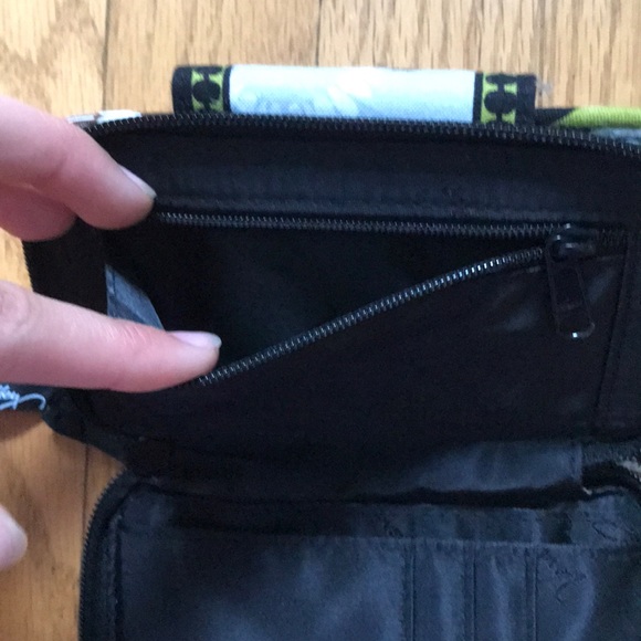 NWOT Vera Bradley wallet - Picture 7 of 8